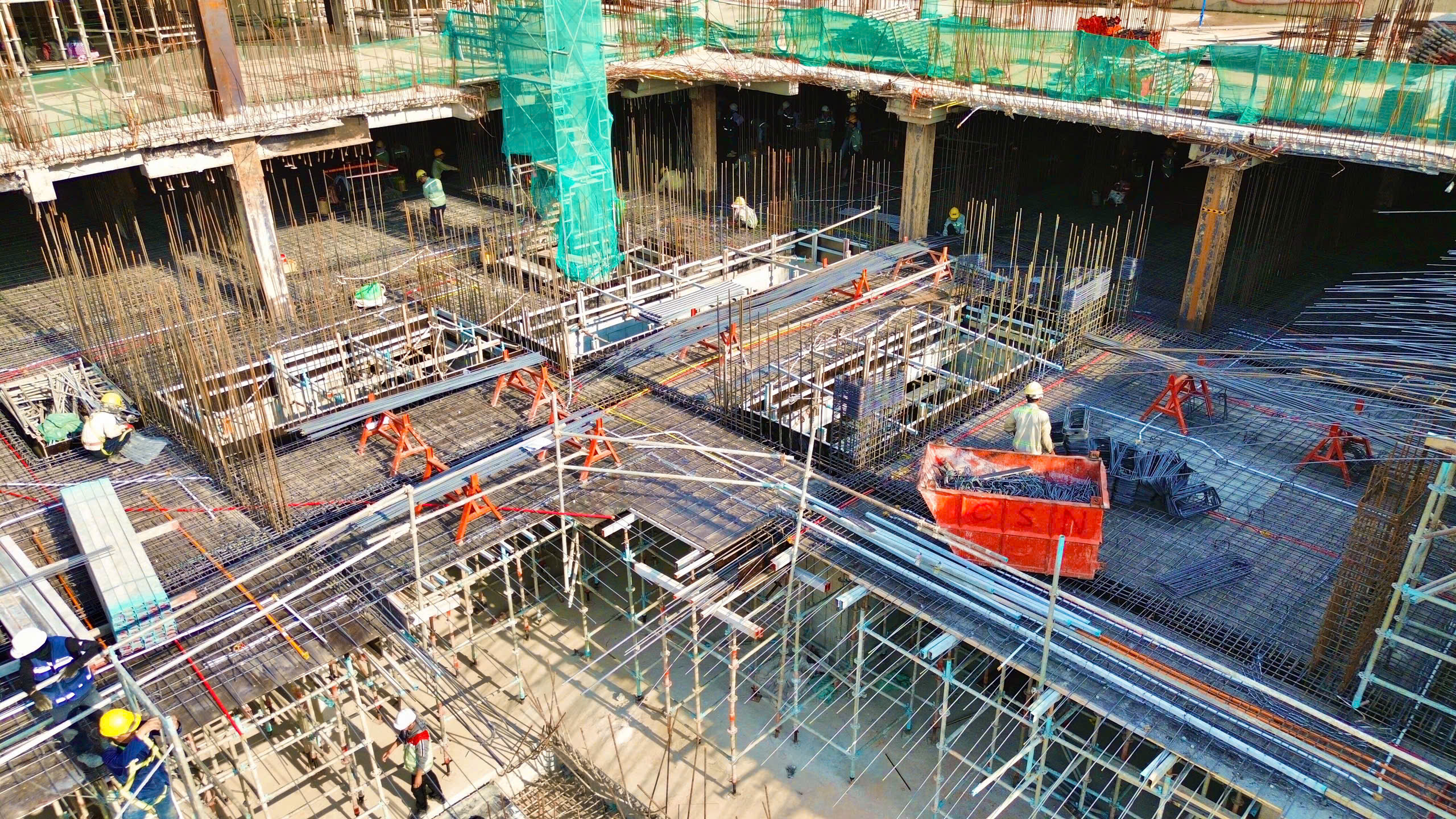 Thi công sàn bê tông sàn B2